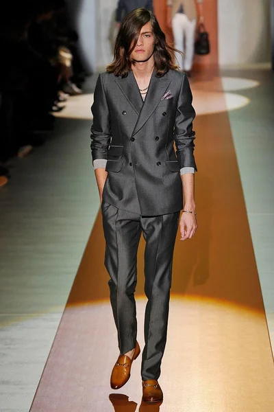 Look 7